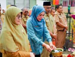 Tim Penilai Lapangan Provinsi Kunjungi Posyandu Nagari Dilam, Bukit Sundi