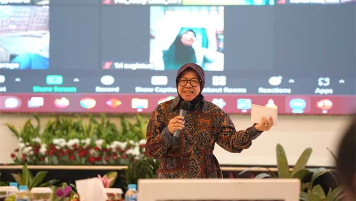 Mensos saat konferensi pers di Jakarta