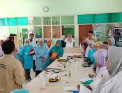 Tim Departemen Kimia Universitas Brawijaya Adakan Pelatihan Untuk Pengajar Smk Di Pasuruan