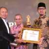 Wako Bukittinggi Terima Penghargaan Golden Award SIWO PWI 2023