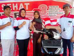 Isnaini Fatwa Awaliyah, Seorang Siswi Smp N 3 Purworejo Berhasil Memboyong Hadiah Sepeda Motor Honda Revo Dalam Acara Jalan Sehat Hut Kemerdekaan Ke-78