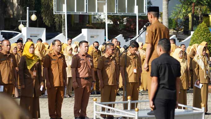 Apel Gabungan ASN di halaman Kantor Bupati Solok Selatan, Senin (25/9/2023)