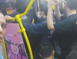 Ongkos Trans Padang Lebih Mahal dari Jakarta 10 Wakil Ketua Komisi I DPRD Kota Padang, Budi Syahrial menjajal Trans Jakarta