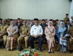 Lantik dan Ambil Sumpah Pejabat Tinggi Pratama dan Administrator, Ini Pesan Bupati Solok