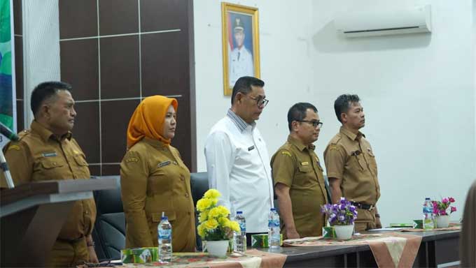 Bupati Solok Dorong BUMDes dan BUMNag jadi Distributor Pupuk Bersubsidi 1 Bupati Solok, H. Epyardi Asda audiensi bersama Bumdesma dan Bumnag