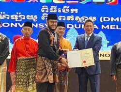 Luar Biasa! Walikota Padang Panjang Terima Penghargaan ATTHD dari Wakil Perdana Menteri Kamboja