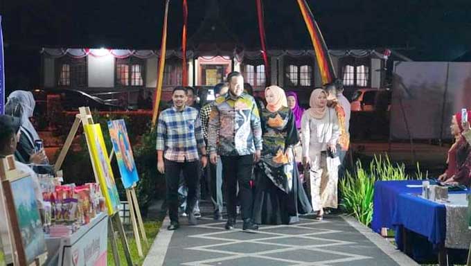 Wali Kota Fadly Amran beserta Istri hadiri Malam Grand Final Uda-Uni Duta Wisata Padang Panjang