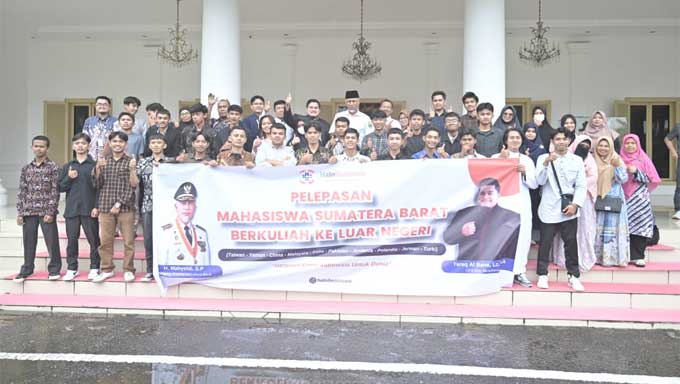 Gubernur Sumbar Lepas Keberangkatan 70 Mahasiswa ke Luar Negeri
