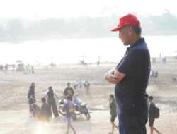 Tinjau Wisata Bongen, Pj Bupati Muba Diserbu Warga untuk Swafoto