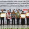 Kemendagri Beri Penghargaan kepada Pemda yang Mendukung Gerakan Pembagian 10 Juta Bendera Merah Putih