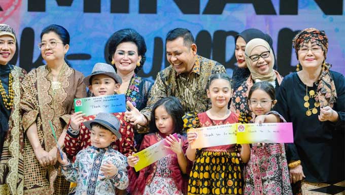 Kids Fashion Show Pesona Batik Minang Dekranasda Kabupaten Solok di Kriya Nusa 2023