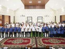 Lantik Pejabat Administrator dan Pengawas, Ini Pesan Bupati Solsel