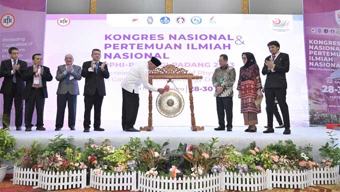Buka Kongres Nasional Pphi, Pgi Dan Pegi, Gubernur Sumbar Tekankan Pentingnya Transformasi Layanan Kesehatan