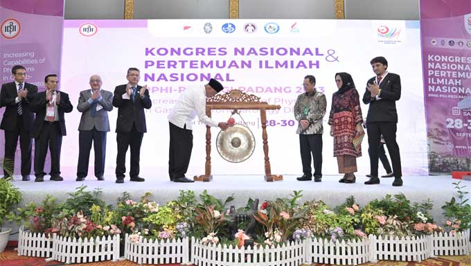 Gubernur Sumbar, Mahyeldi Buka Kongres Nasional PPHI, PGI dan PEGI