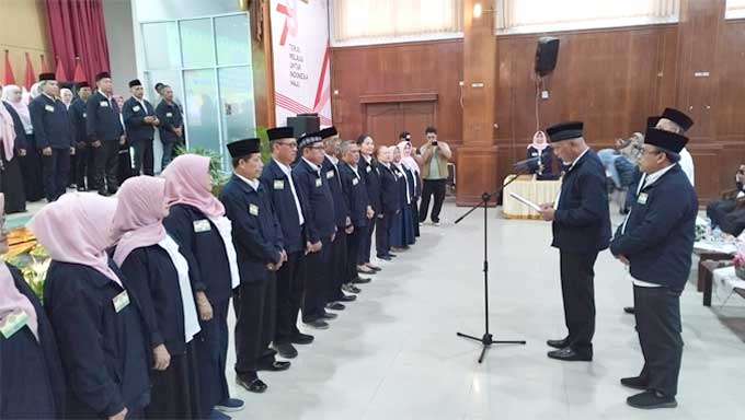 Melalui Kisahnya, Gubernur Sumbar Bakar Semangat Alumni SMPN 1 Kota Dumai 1 Gubernur Sumbar, Mahyeldi lantik Pengurus Ikatan Keluarga Alumni SMPN 1 Kota Dumai, Riau