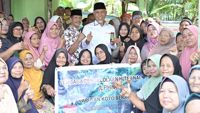 Gubernur Sumbar bersama Kelompok Kerja Bayang Bungo Indah