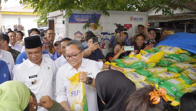 Mendag Zulkifli Hasan Tinjau Pasar Palapa Pekanbaru