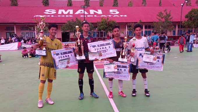 Para Juara Kompetisi Futsal Gubernur Cup 7 Di Sman 5 Solsel