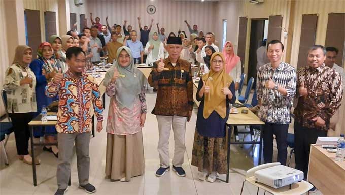 Dinas Perdagangan dan Transmigrasi Pessel Laksanakan Pelatihan Penguatan Kapasitas Kelembagaan Sentra IKM 1 Dinas Perdagangan dan Transmigrasi Pessel Laksanakan Pelatihan Penguatan Kapasitas Kelembagaan Sentra IKM