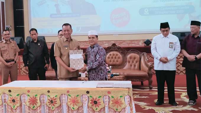 Tingkatkan Kualitas Pendidikan melalui Pronasa, Pemangku Kepentingan Pesisir Selatan Tandatangani MoU
