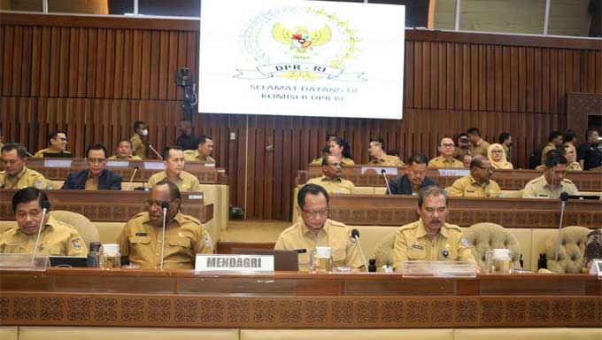 Rapat Dengar Pendapat Komisi II DPR bersama Mendagri, Muhammad Tito karnavian