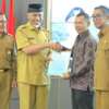Gubernur Mahyeldi saat Rakor dan Penyampaian Surat Keputusan Menteri LHK tentang Pelepasan Sebagian Kawasan Hutan untuk Sumber Tanah Objek Reforma Agraria (TORA/SK Biru) Provinsi Sumatera Barat