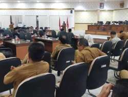 Rapat Paripurna APBD Perubahan 2023, Bupati Dengarkan Pandangan Umum Fraksi DPRD Agam