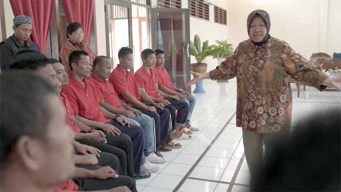 Menteri Sosial Tri Rismaharini beri semangat kepada 28 Korban TPPO di Rumah Perlindungan dan Trauma Center (RPTC) Bambu Apus Jakarta Timur