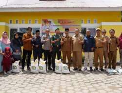 Serahkan Bantuan Pangan di Sangir, Wabup Solsel Minta Jangan Disalahgunakan