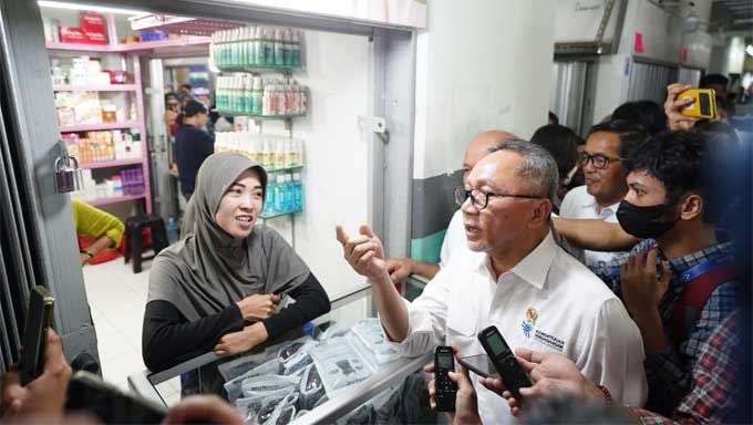 Kunjungi Pasar Grosir Asemka Jakarta, Mendag Zulkifli Hasan Dengar Keluhan Pedagang 1 Mendag Zulkifli Hasan Kunjungi Pasar Grosir Asemka Jakarta