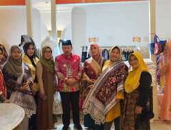 Bupati Awr Kunjungi Stand Umkm Agam Di Discover West Sumatera 2023 Jakarta