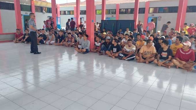 Kepala KPLP Lapas Kelas IIA Bukittinggi, Abdul Silaban beri pengarahan kepada Warga Binaan