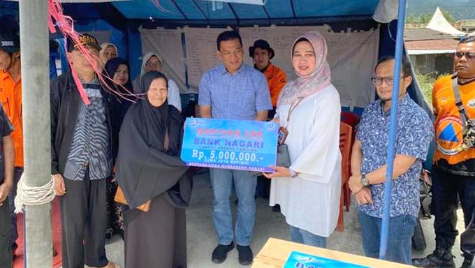 Bank Nagari Padang Panjang Kembali Bantu Korban Kebakaran di Kawasan Pasar Kuliner