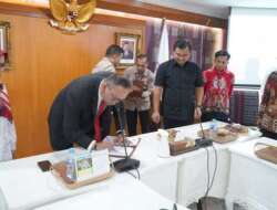 Bupati Dharmasraya Tandatangani Nota Kesepakatan Penanganan Masalah Sosial dengan Kemensos