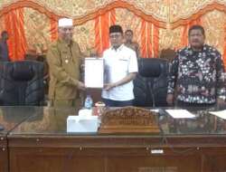 Bupati Sampaikan Jawaban atas Laporan Pansus DPRD Pabar terhadap 2 Ranperda