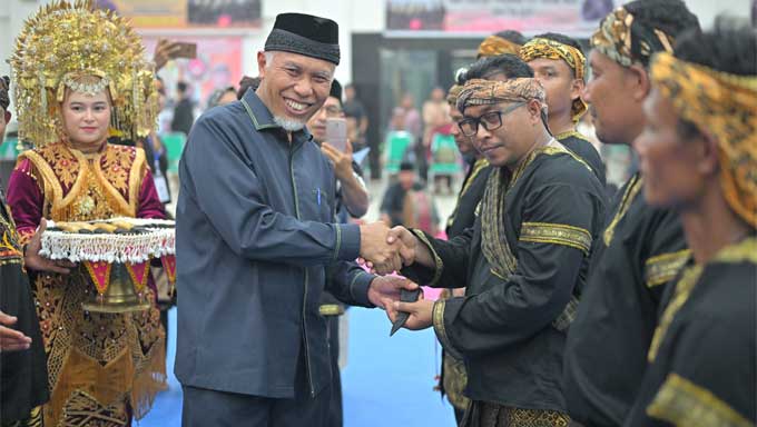 Gubernur Sumbar, Mahyeldi hadiri pelewaan 6 Pandeka Silek Perguruan Karang Indah Korong Kabun