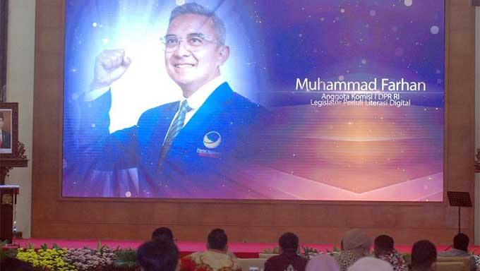 KWP Awards 2023, Muhammad Farhan Terima Penghargaan Legislator Peduli Literasi Digital 1 Muhammad Farhan Terima Penghargaan Legislator Peduli Literasi Digital
