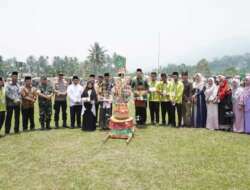 Menyambut Maulid Nabi Muhammad SAW 1445 H, Kecamatan Pauh Duo sajikan festival "Maarak Bungo Lamang"