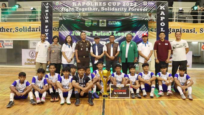 SMPN 3 dan SMPN 1 Juara Futsal League Kapolres Batu Cup 2023