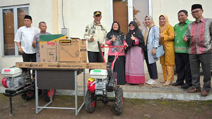 Gubernur Sumbar Salurkan Bantuan Ternak dan Alat Pertanian di Payakumbuh dan Limapuluh Kota 1 Gubernur Sumbar Salurkan Bantuan Ternak dan Alat Pertanian di Payakumbuh dan Limapuluh Kota