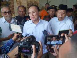 Wakil Ketua Dewan Pembina Dpp Partai Gerindra Mochamad Iriawan, Yang Akrab Disapa Iwan Bule