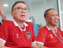 Iwan Bule Bersama Waketum PSSI Saksikan Timnas Indonesia Menang Telak Atas Brunei