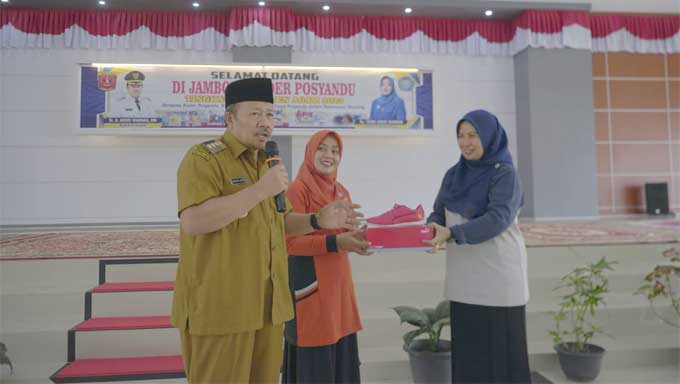 Bupati Andri Warman hadiri pembukaan Jambore Kader Posyandu Berprestasi yang diadakan TP-PKK Kabupaten Agam