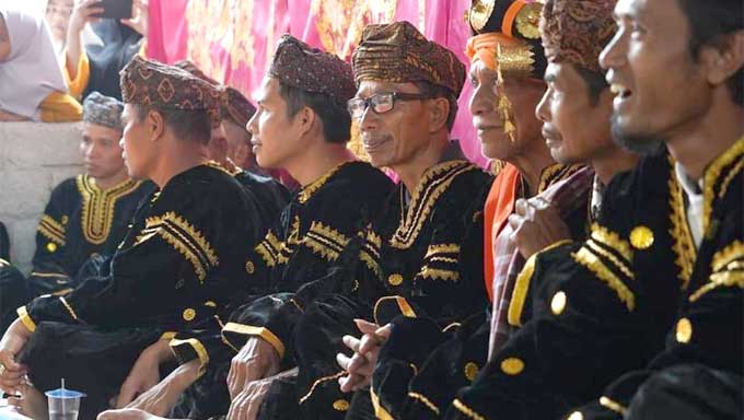KAN Alam Pauh Duo Laksanakan ‘Mambantai Kabau Nan Gadang’ dan ‘Makan Bajamba’, Ada Apa? 1 KAN Alam Pauh Duo Laksanakan ‘Mambantai Kabau Nan Gadang’ dan ‘Makan Bajamba'