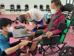 Kemensos Produksi 590 Kursi Roda Canggih untuk Penyandang Disabilitas