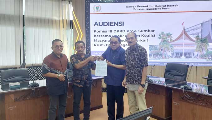 Komisi Iii Dprd Provinsi Sumatera Barat (Sumbar) Menerima Kunjungan Dari Koalisi Masyarakat Peduli Bank Nagari (Kmp Bank Nagari)