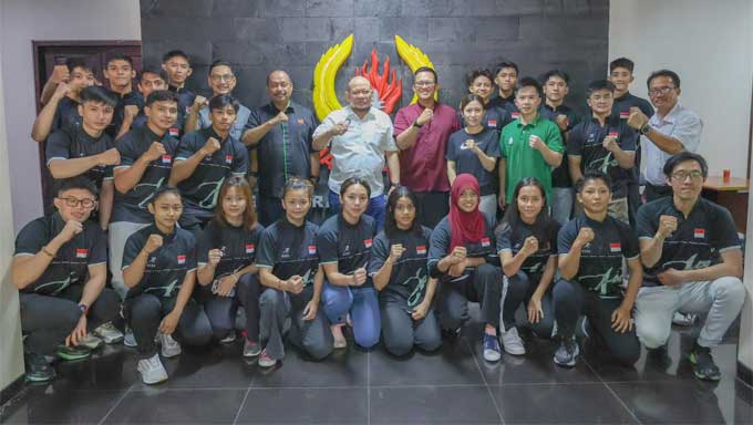 Ketua Dpd Ri, Aa Lanyalla Mahmud Mattalitti Lepas Atlet Wushu Jatim Ke Pra Pon 2023 Di Bogor