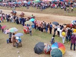 Pelaksanaan Pacu Kuda Gubernur Cup di Gelanggang Bukit Ambacang Carut Marut