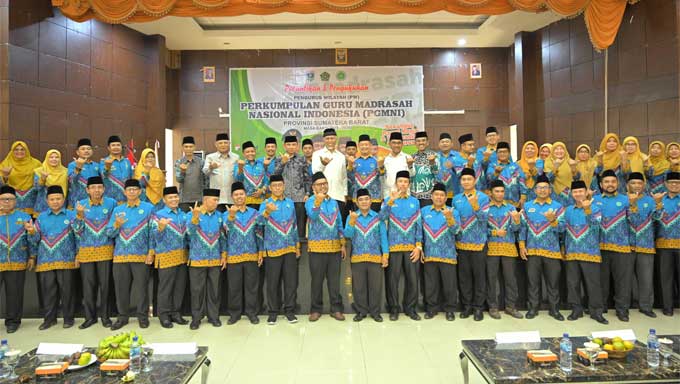 Gubernur Mahyeldi Hadiri Pelantikan PW PGMNI Sumbar 1 Gubernur Mahyeldi Hadiri Pelantikan PW PGMNI Sumbar