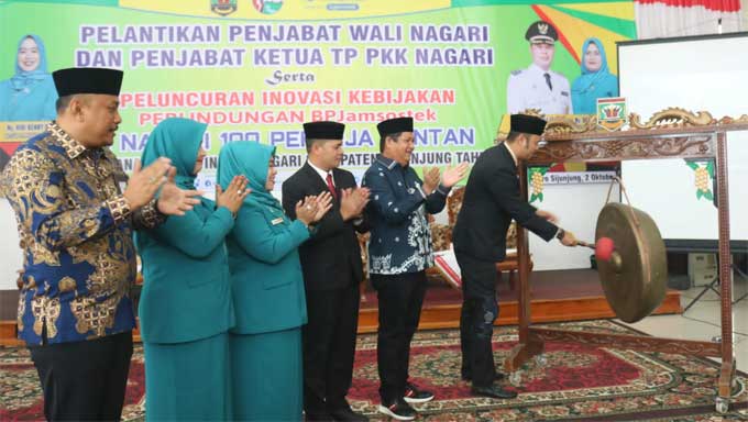 Bupati Sijunjung, Benny Dwifa Yuswir, launching Satu Nagari 100 Pekerja Rentan